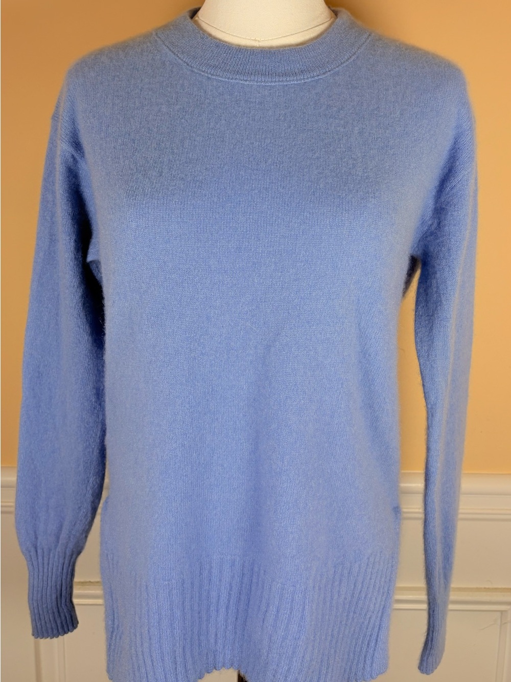 🫐 White + Warren 100% Cashmere Crewneck Sweater Small Powder Blue